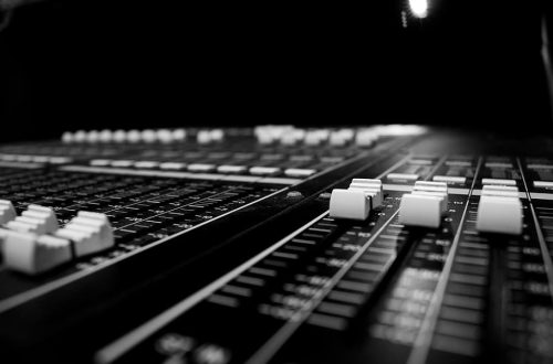 audio-closeup-console-control